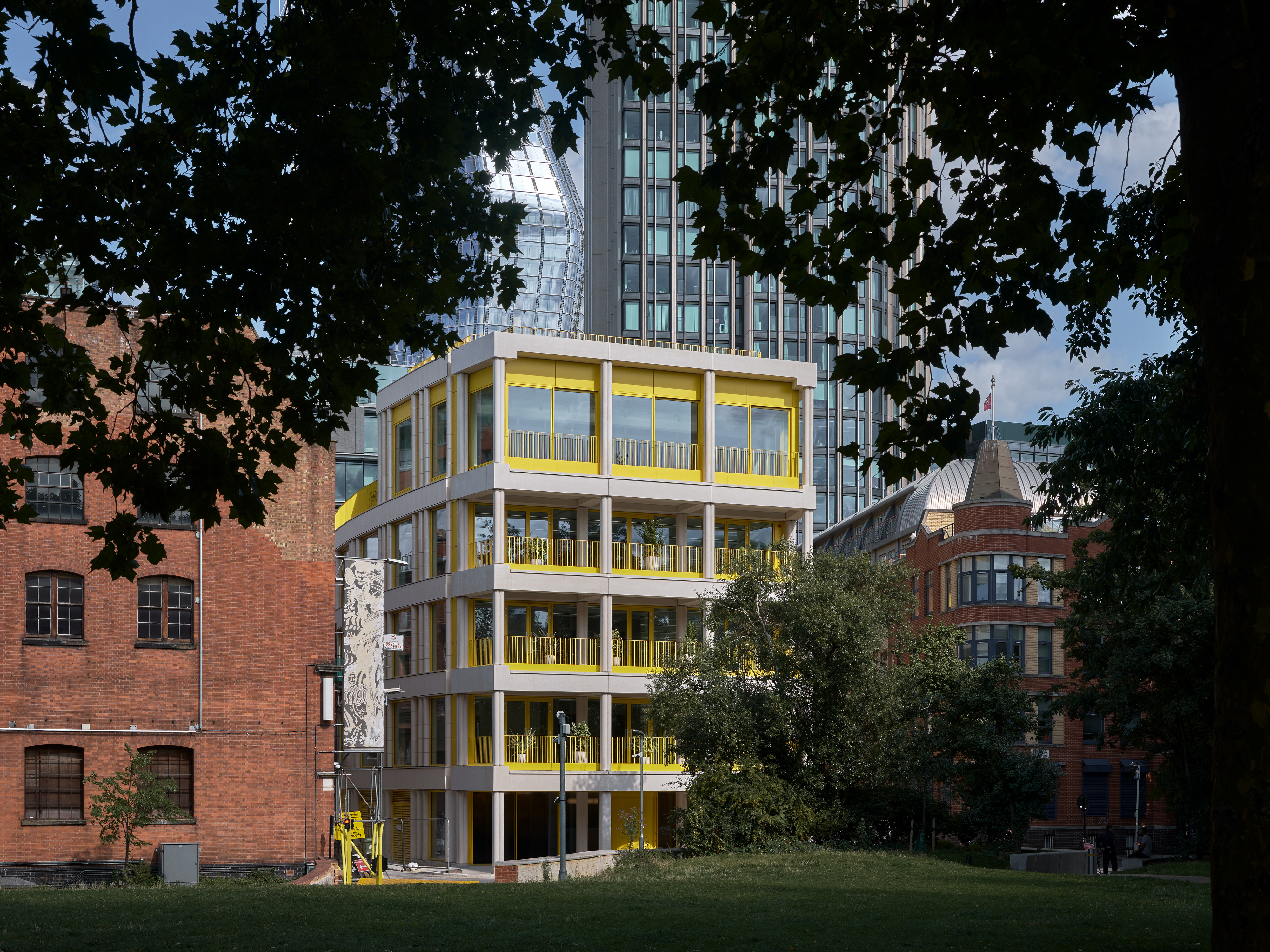 Barge Crescent